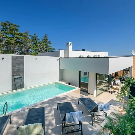 Dom wakacyjny In Mit Privatem Pool